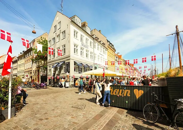Colourful Nyhavn Experience Kopenhagen