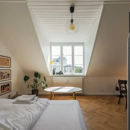 Colourful Nyhavn Experience *